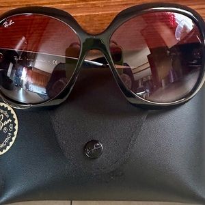 JACKIE OHH II LIMITED EDITION SUNGLASSES. RAY-BAN